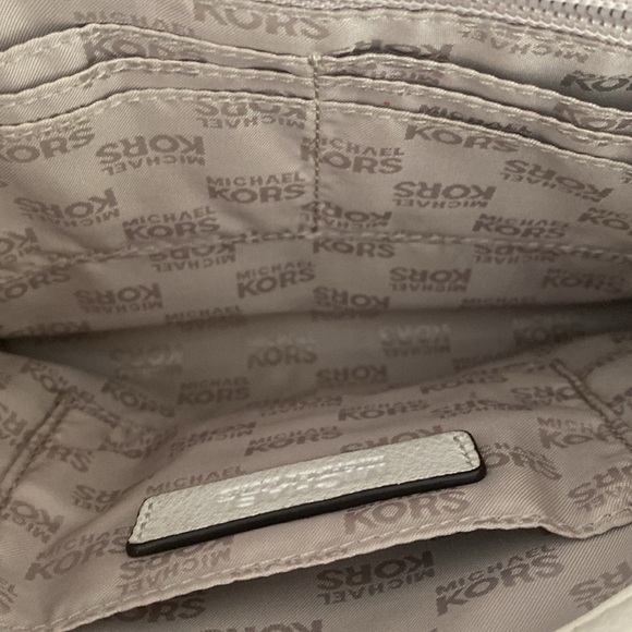 Michael Kors Clutch with Detachable Strap Off White - Picture 8 of 8